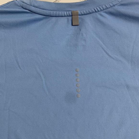 Nike Women’s Small Dri-Fit t-shirt light blue - Picture 6 of 6